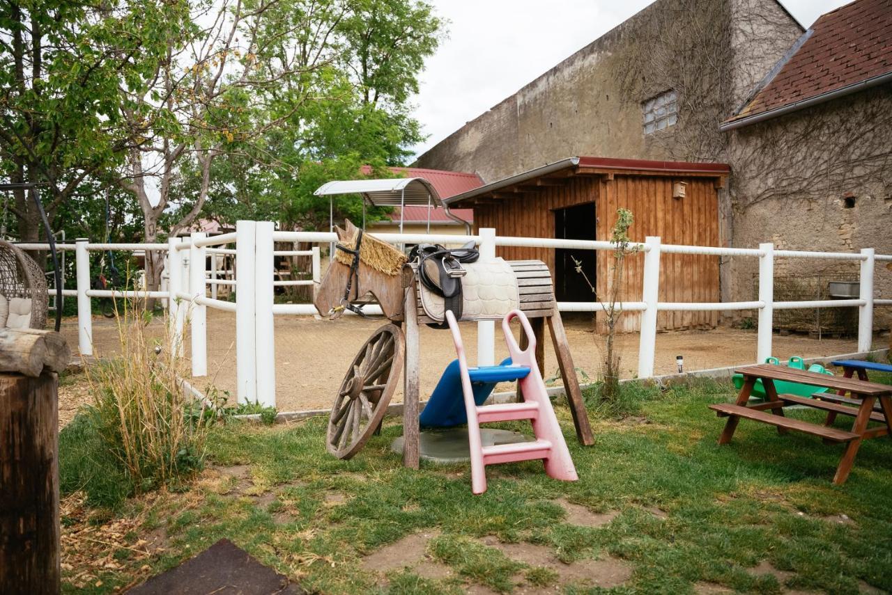 Ranchzimmer Am Hippo-Campus Reit- Und Therapiezentrum Deutsch Haslau 외부 사진